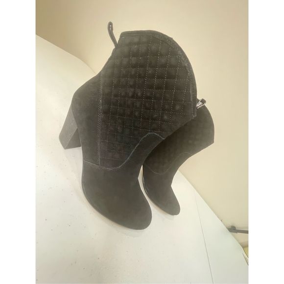 Isaac Mizrahi Live black booties 9M women’s leather new - Picture 1 of 7